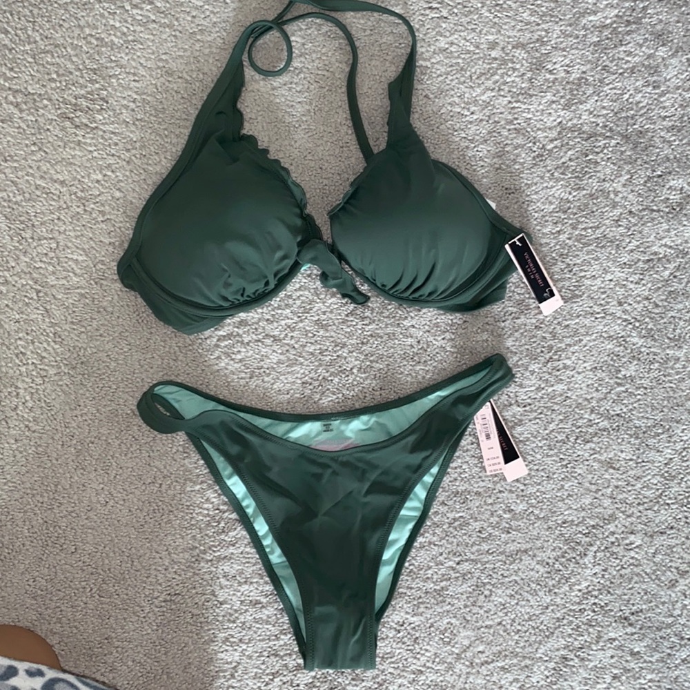 Victoria’s Secret bikini